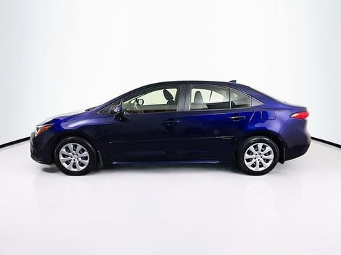Used 2021 Toyota Corolla LE FWD image 4