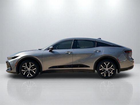 Used 2023 Toyota Crown Limited image 8