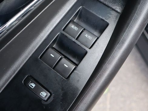 Used 2010 Ford Taurus Limited image 27