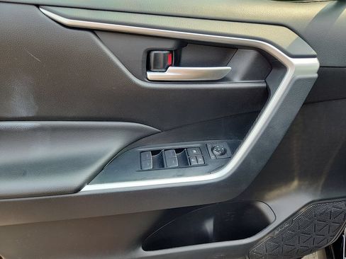 Certified 2025 Toyota RAV4 XLE FWD image 12
