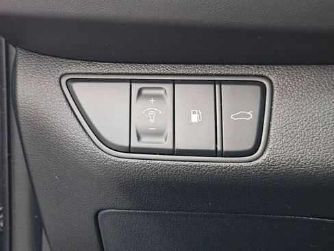 Used 2022 Genesis G70 2.0T RWD image 14