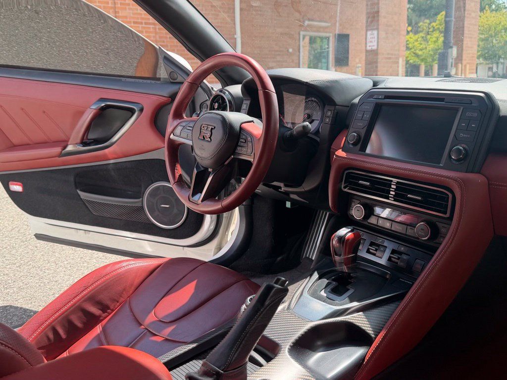 Used 2019 Nissan GT-R Premium w/ Premium Interior Package AWD/4WD image 20