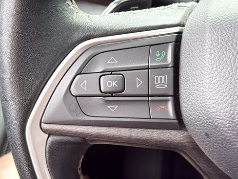 Used 2022 Jeep Grand Cherokee Limited image 16