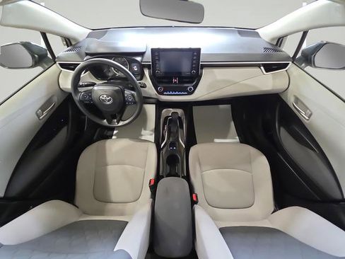 Used 2021 Toyota Corolla LE FWD image 27