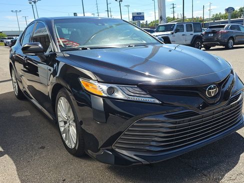 Used 2018 Toyota Camry XLE w/ Driver Assist Package FWD image 6