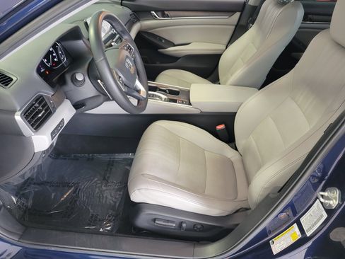 Used 2019 Honda Accord Touring image 10