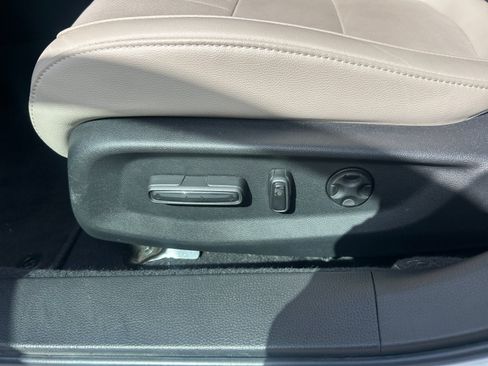 Used 2022 Honda Accord Touring image 16