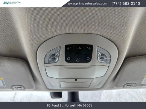 Used 2021 Chrysler Pacifica Touring-L FWD image 24