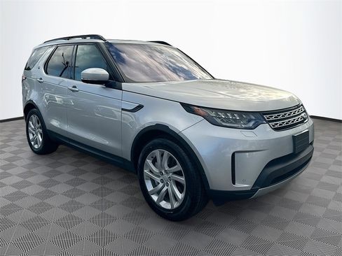 Used 2018 Land Rover Discovery HSE image 4