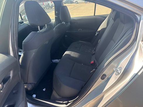 Used 2022 Toyota Corolla LE FWD image 9