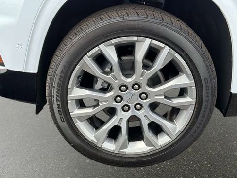 New 2026 GMC Acadia Denali w/ Super Cruise Package FWD image 10