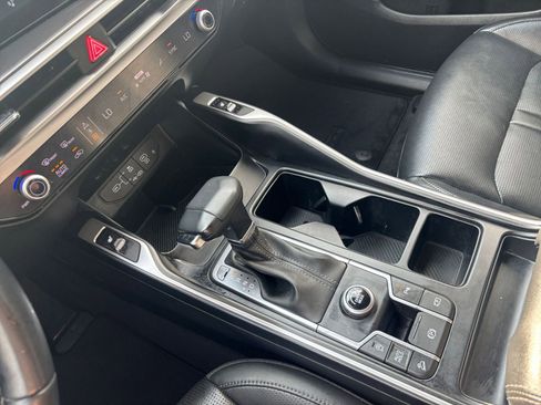 Used 2024 Kia Sorento S image 42