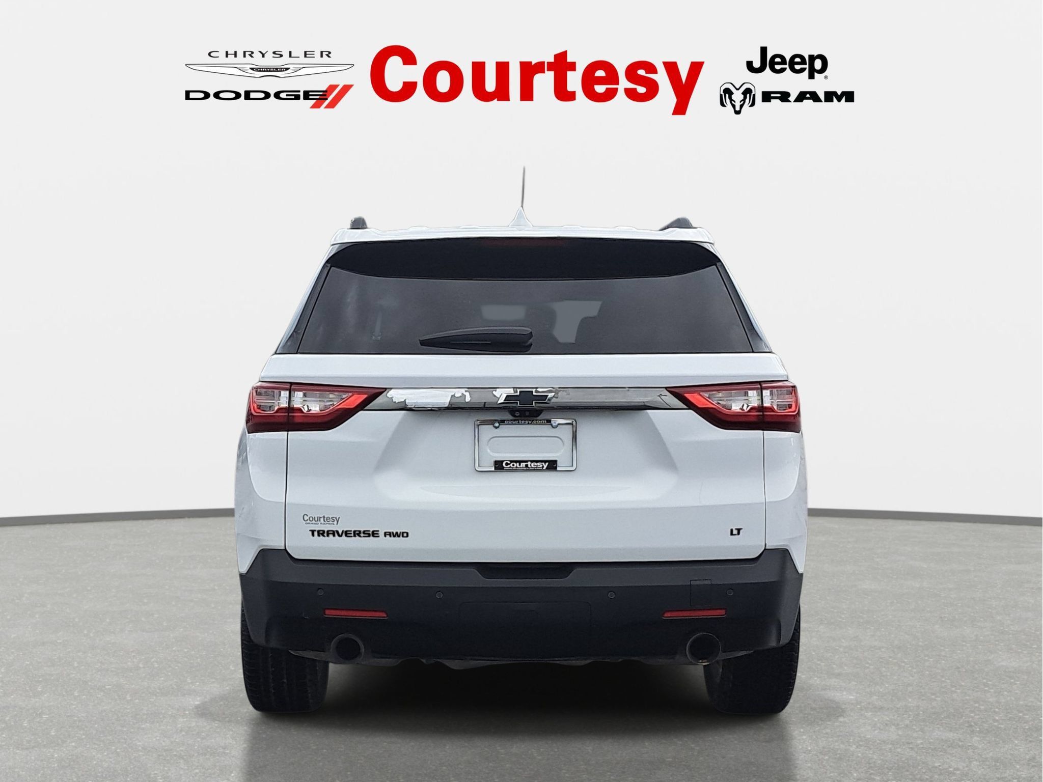 Used 2020 Chevrolet Traverse LT w/ LT Premium Package AWD/4WD image 5