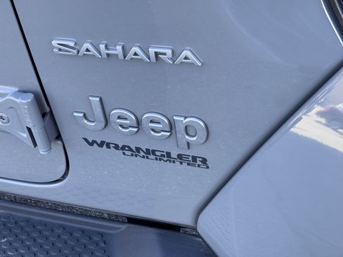 Used 2021 Jeep Wrangler Unlimited Sahara w/ Uconnect 4C Nav & Sound Group image 12