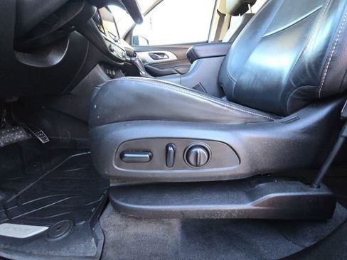 Used 2020 Chevrolet Traverse RS w/ LPO, Floor Liner Package image 24