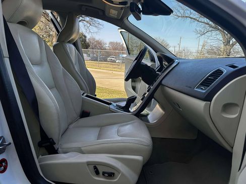 Used 2015 Volvo XC60 T5 Premier image 16