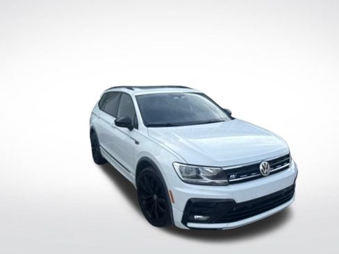 Used 2020 Volkswagen Tiguan SE R-Line FWD image 2
