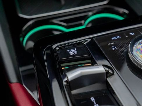 Used 2025 BMW 540i xDrive w/ Premium Package image 22