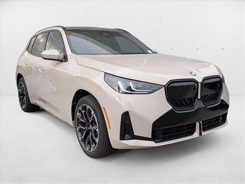 Used 2025 BMW X3 xDrive30i w/ Premium Package image 2