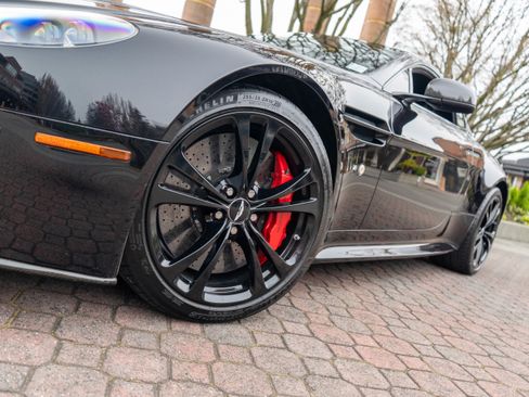 Used 2015 Aston Martin V12 Vantage S image 38