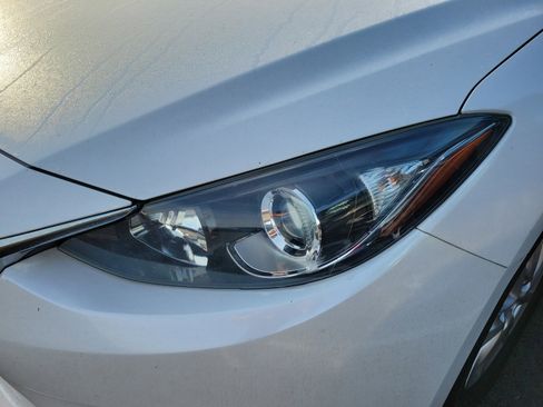 Used 2016 MAZDA MAZDA3 i Sport w/ Preferred Equipment Package image 5