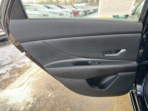 Certified 2022 Hyundai Elantra SEL image 20