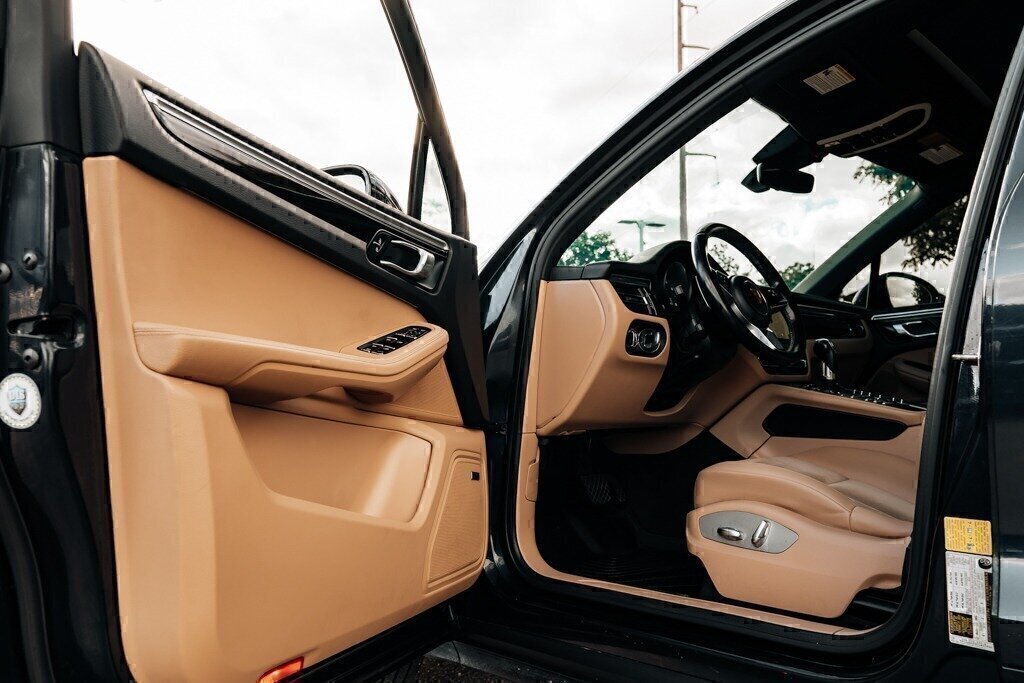 Used 2020 Porsche Macan AWD/4WD image 20