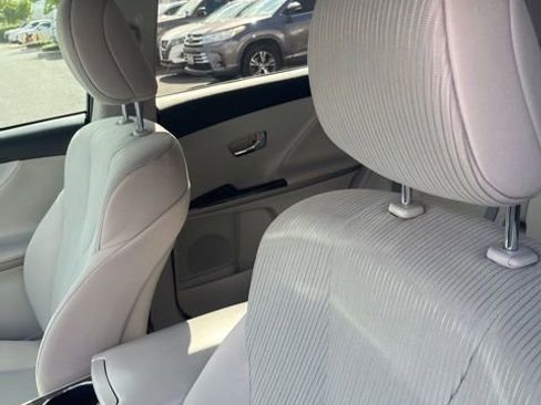 Used 2015 Toyota Venza LE image 12