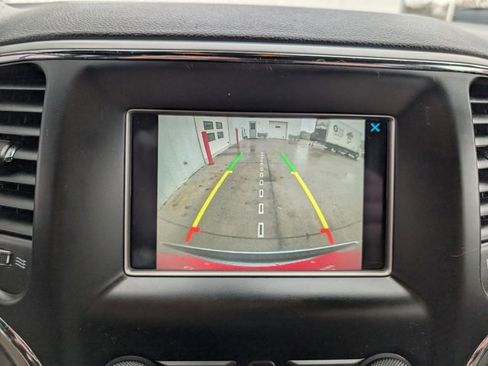 Used 2018 Jeep Grand Cherokee Limited image 16