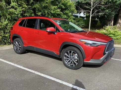 Certified 2024 Toyota Corolla Cross XLE w/ Convenience Package image 9