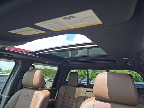 Used 2023 Nissan Titan Platinum Reserve w/ Moonroof Package AWD/4WD image 18