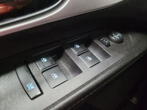 Used 2017 Chevrolet Equinox LS image 27