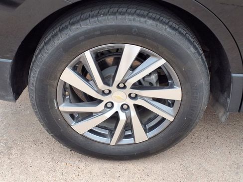 Used 2023 Chevrolet Equinox Premier image 9