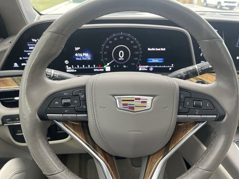 Used 2021 Cadillac Escalade ESV Premium Luxury Platinum image 19