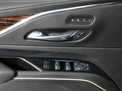 Certified 2024 Cadillac Escalade ESV Premium Luxury image 25