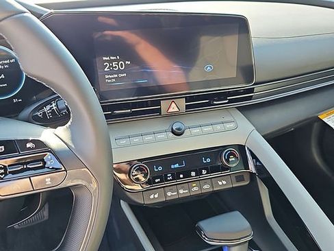 New 2025 Hyundai Elantra Limited w/ Cargo Package image 30