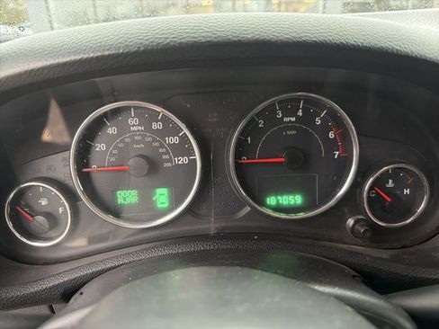 Used 2012 Jeep Wrangler Unlimited Sahara w/ Connectivity Group image 3