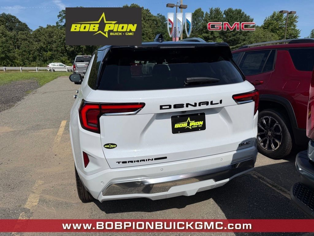 New 2027 GMC Terrain Denali w/ LPO, Black Badging Package AWD/4WD image 3