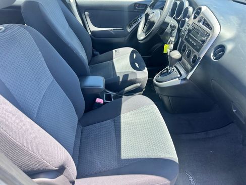 Used 2005 Toyota Matrix FWD image 10