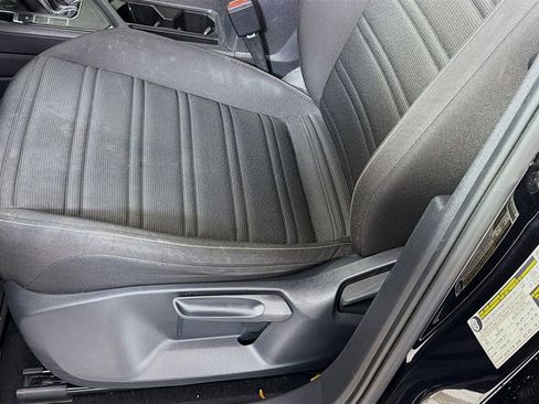 Used 2022 Volkswagen Tiguan S image 21