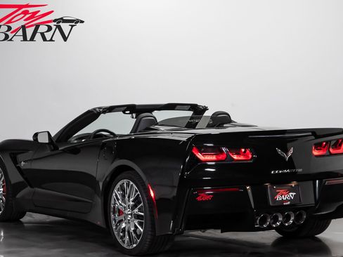 Used 2015 Chevrolet Corvette Stingray Convertible w/ 2LT Preferred Equipment Group RWD image 3