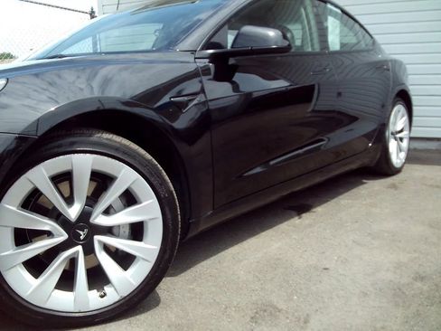 Used 2023 Tesla Model 3 Standard Range RWD image 2