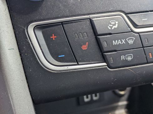 Used 2019 Ford Fusion SEL FWD image 22