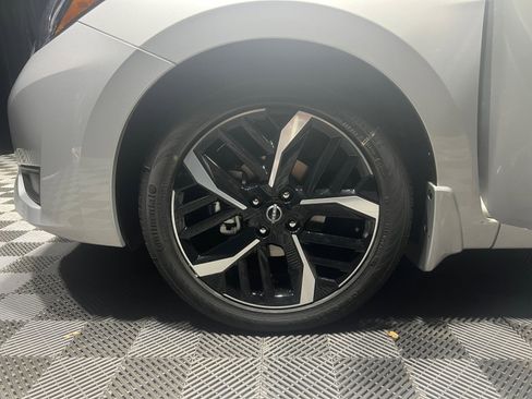 New 2025 Nissan Versa SR w/ Trunk Package image 26