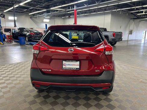 Used 2019 Nissan Kicks SR w/ SR Premium Package FWD image 10
