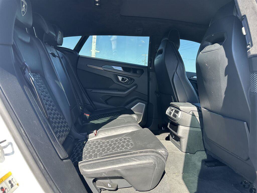 Used 2021 Lamborghini Urus AWD/4WD image 22