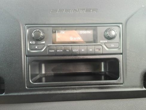 Used 2024 Mercedes-Benz Sprinter 2500 image 34