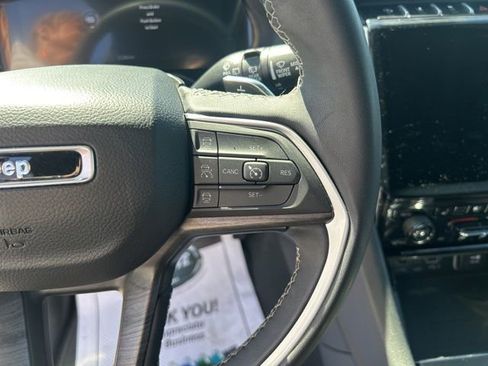 Used 2024 Jeep Grand Cherokee L Limited w/ Luxury Tech Group II image 20