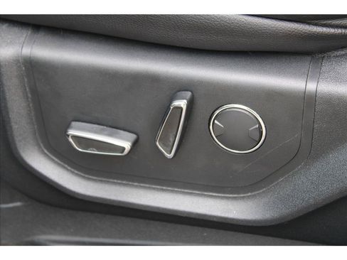 Used 2018 Ford F150 XLT w/ Equipment Group 302A Luxury AWD/4WD image 15