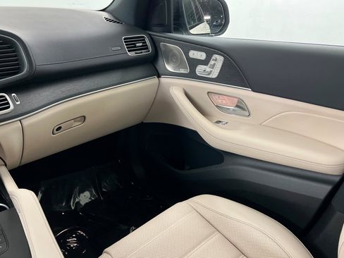 New 2026 Mercedes-Benz GLS 580 4MATIC image 10